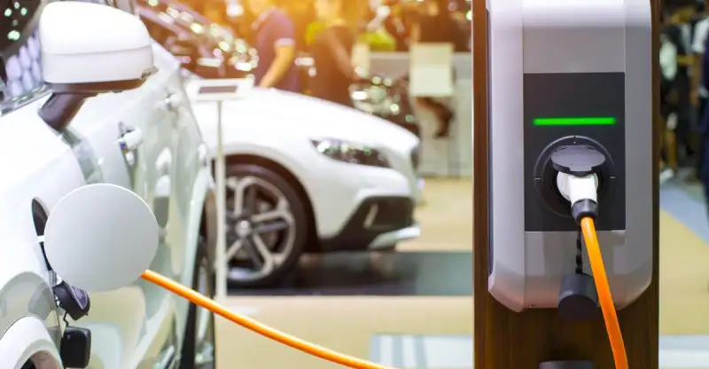 Pourquoi installer une borne de recharge auto à son domicile ou dans son entreprise?